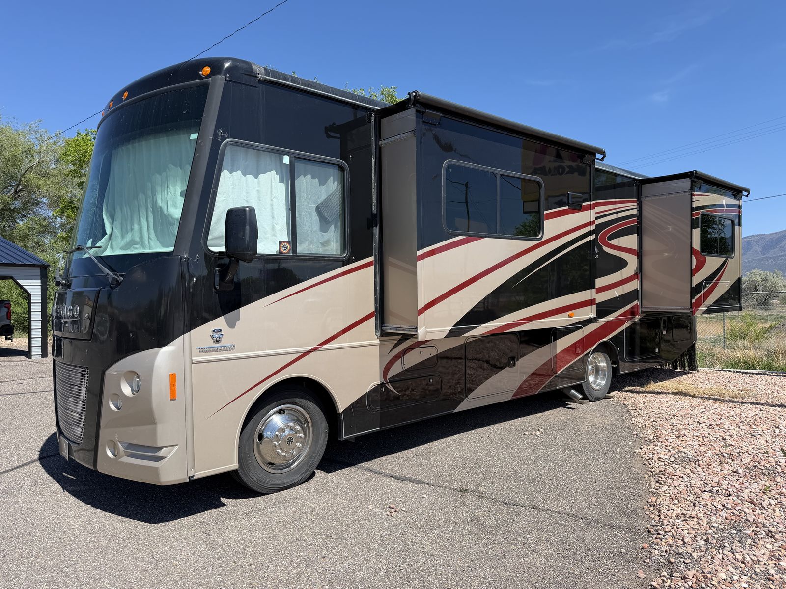 2016 Winnebago Vista LX 30T