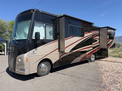 2016 Winnebago Vista LX 30T