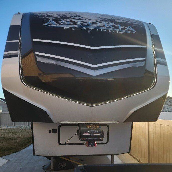 Dutchmen Plantinum Astoria 5th Wheel