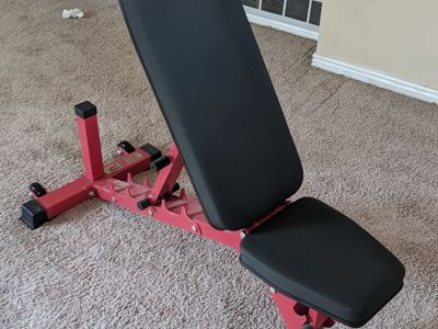 Heavy duty adjustable workout bench