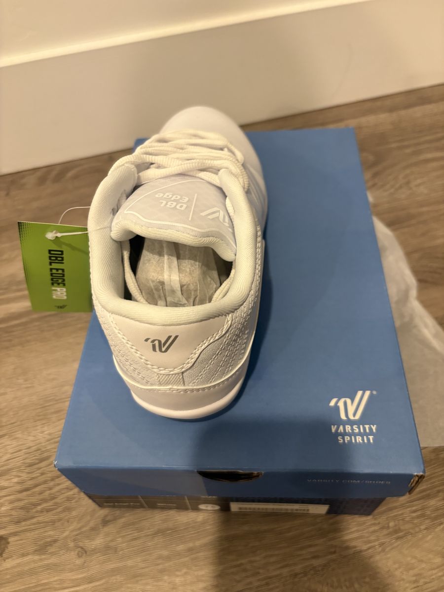 Cheerleading shoes 7.5