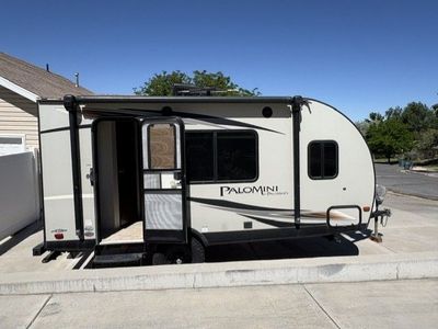Clean 2017 Palomino PaloMini 160RB with Off-road package travel trailer. Clean title.