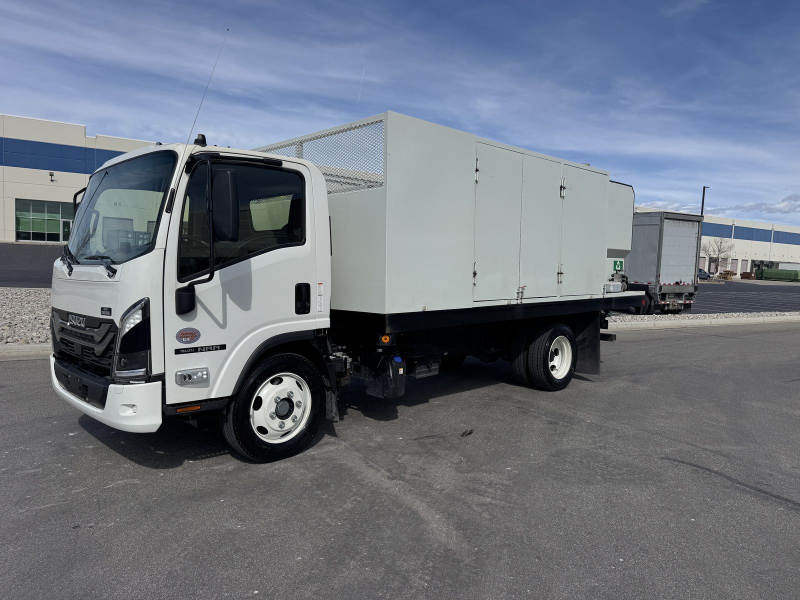 2025 ISUZU NPR Trash Can Cleaning Truck