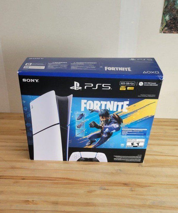 New PS5 console 825 GB