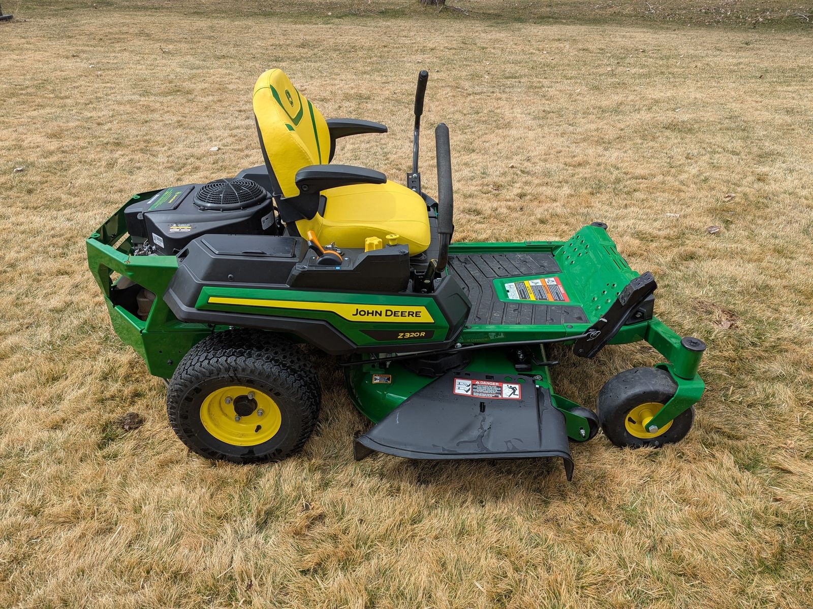 2024 John Deere Z320R zero-turn mower w/ mulch, 2027 warranty