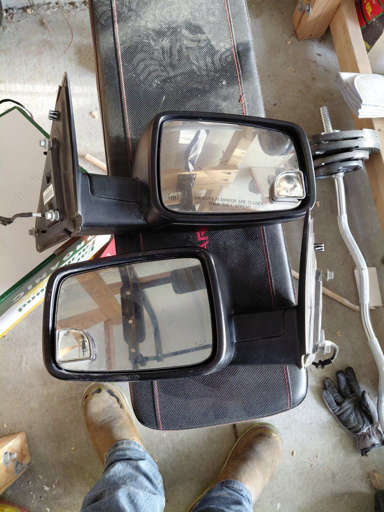 2016 Ram 2500 mirrors.