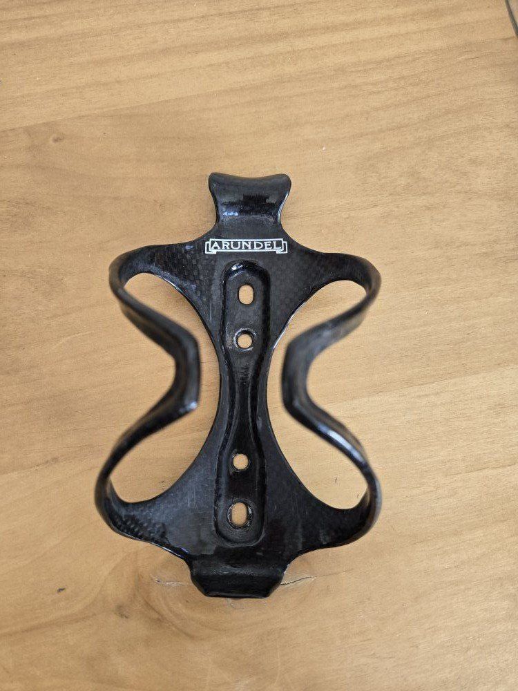 Arundel Mandible Carbon bottle cage