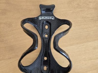 Arundel Mandible Carbon bottle cage