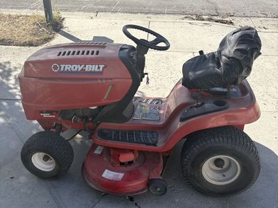 Troybilt riding mower with bagging system