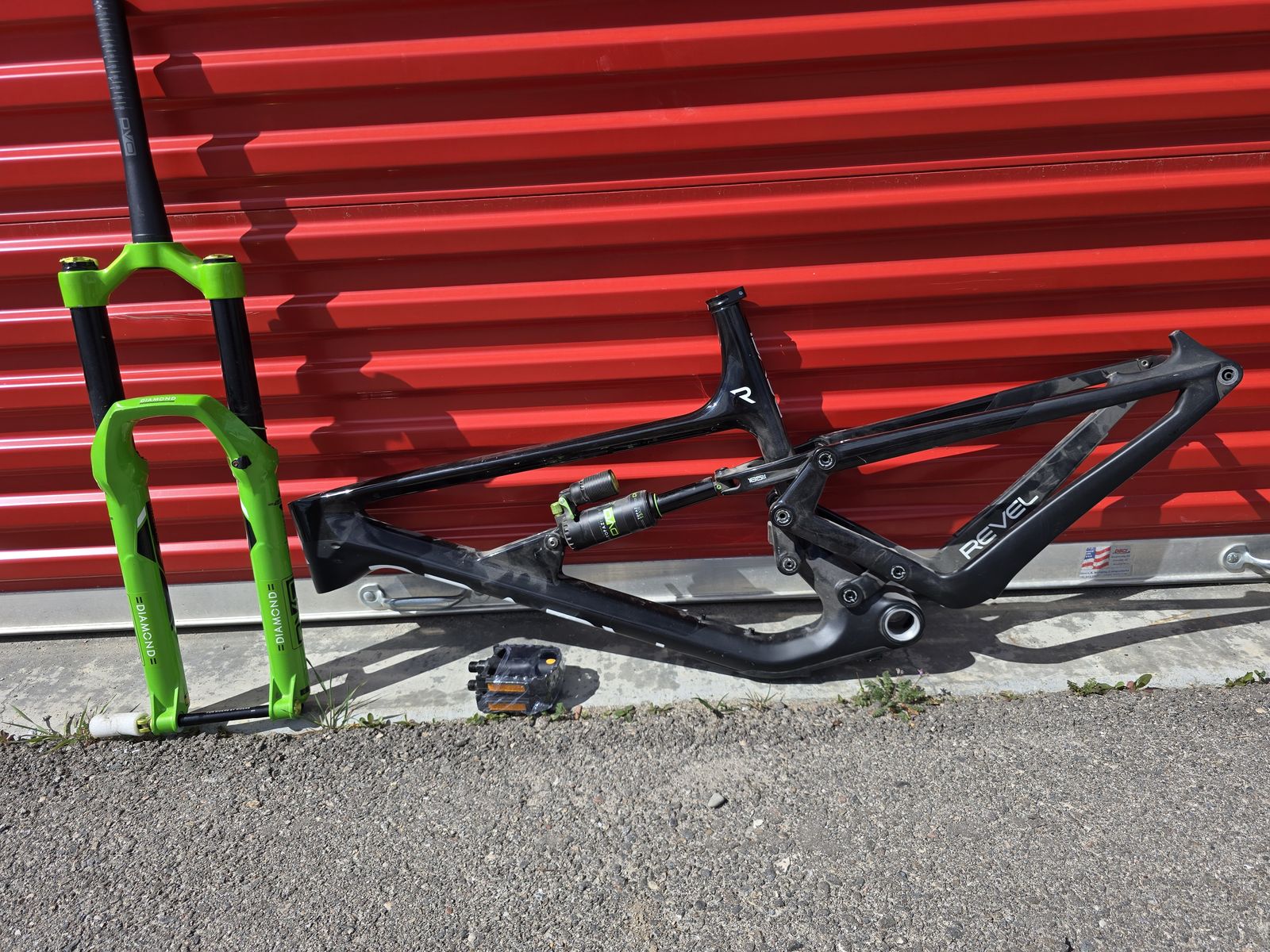 Revel Rail Frame with DVO Diamond suspension