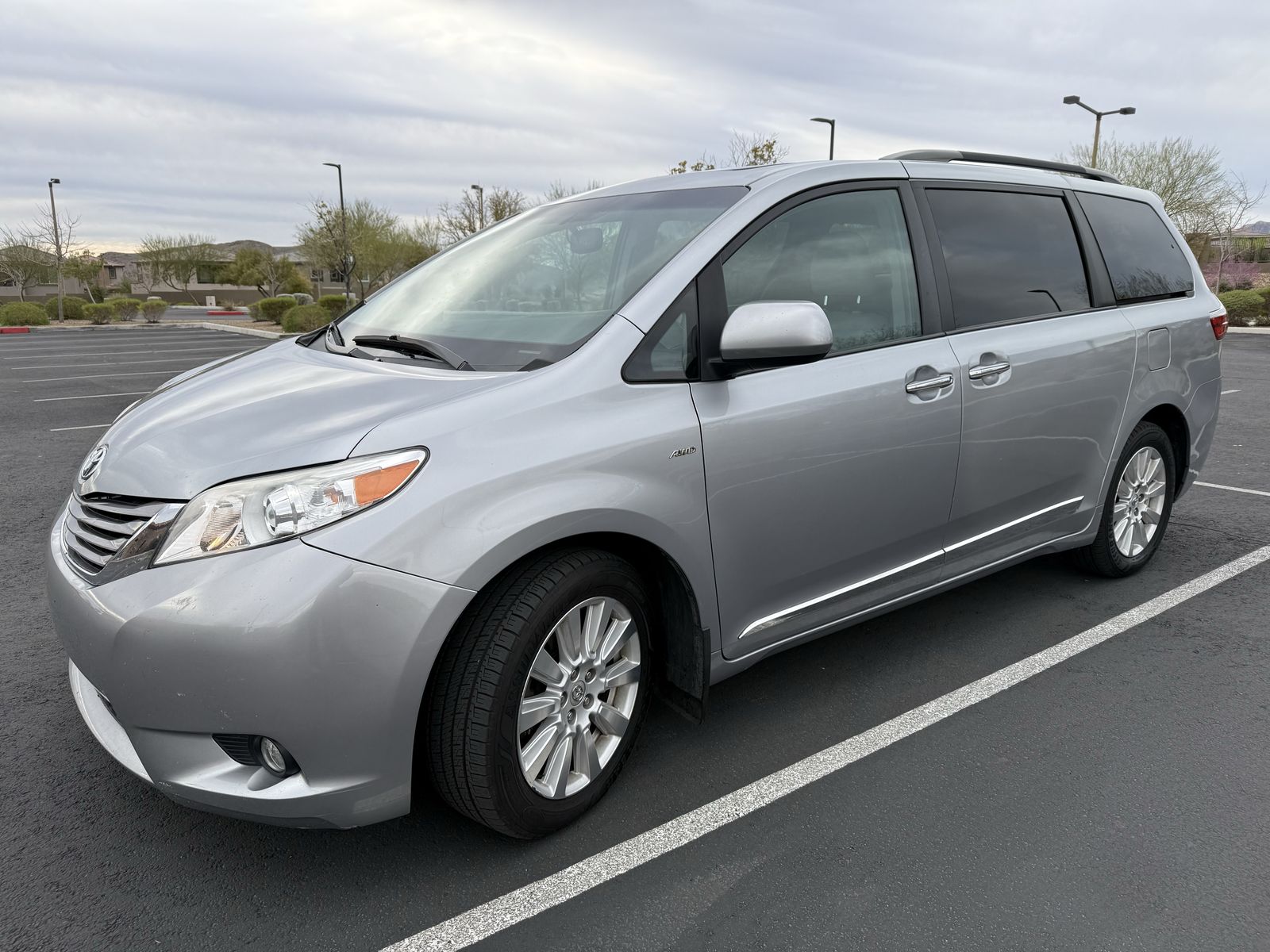 2017 TOYOTA SIENNA XLE 7 Passenger