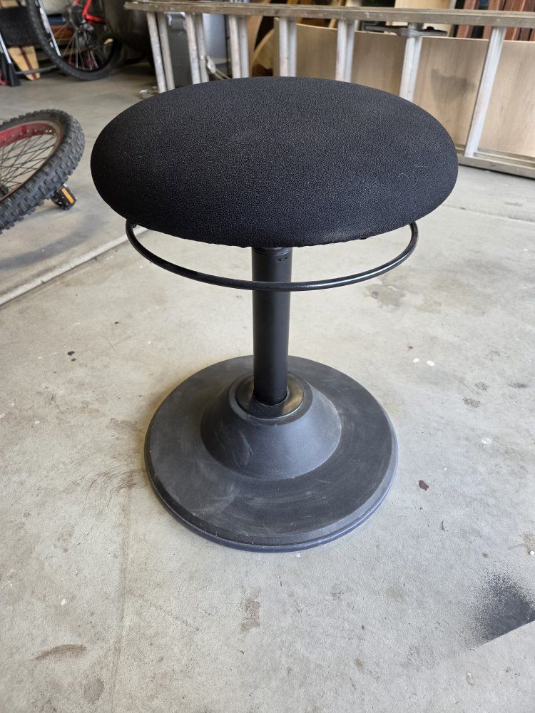 Round extending stool chair
