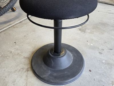 Round extending stool chair