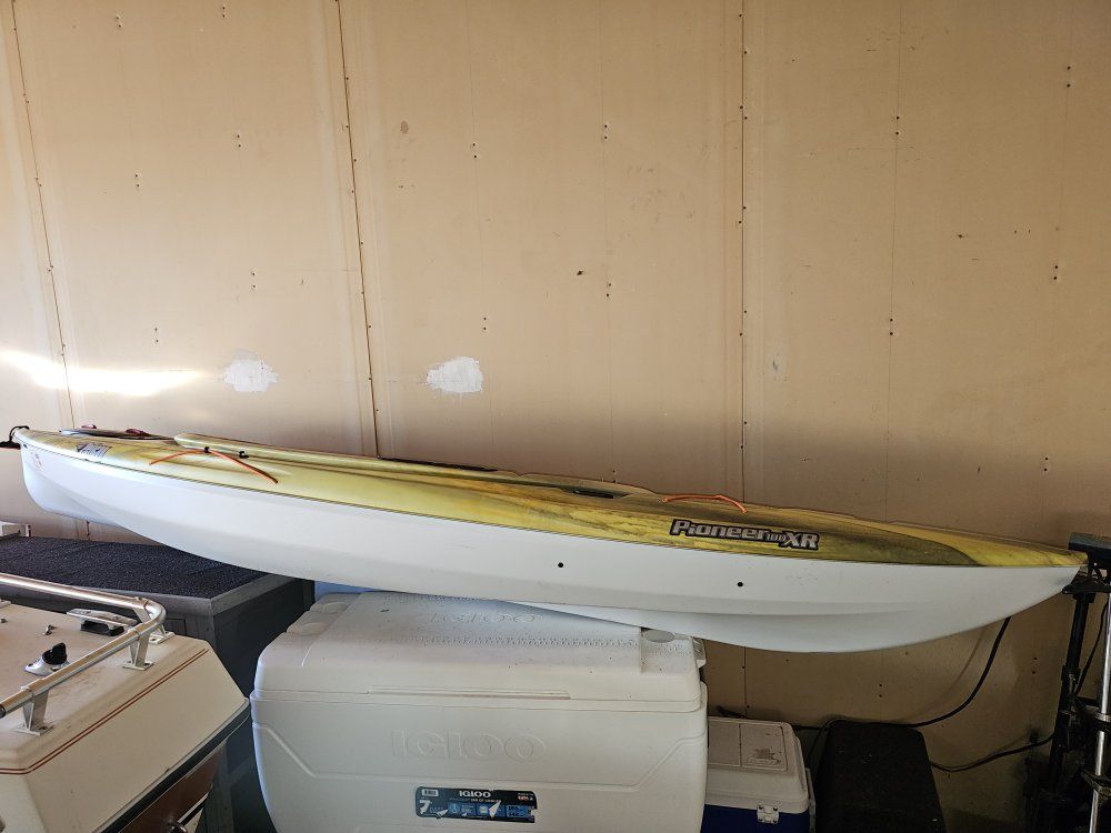 2021 Pelican Pioneer 100 XR Kayak Package - $400 OBO