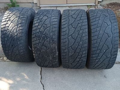 Tires 33X12.50R17