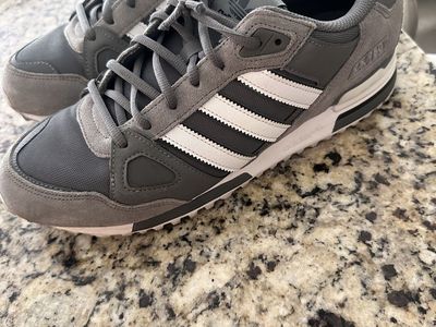 Men’s Size 10 1/2 Adidas Zx-750. NEVER WORN