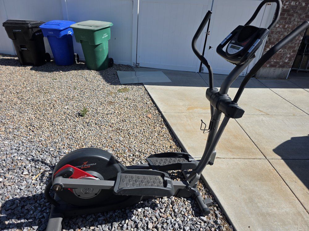 ProForm 960 Elliptical Machine - Home Cardio Fitness Equipment