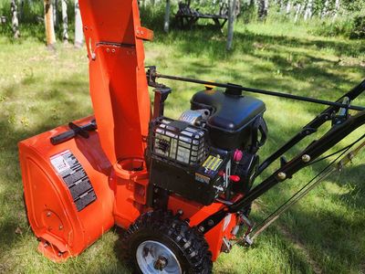 LIKE NEW Ariens 7524 snowblower