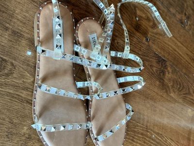 Steve Madden women’s sandals silver studded with a clear gel band 9M