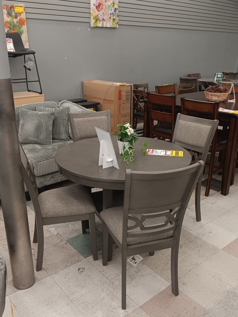 casual dining room sets