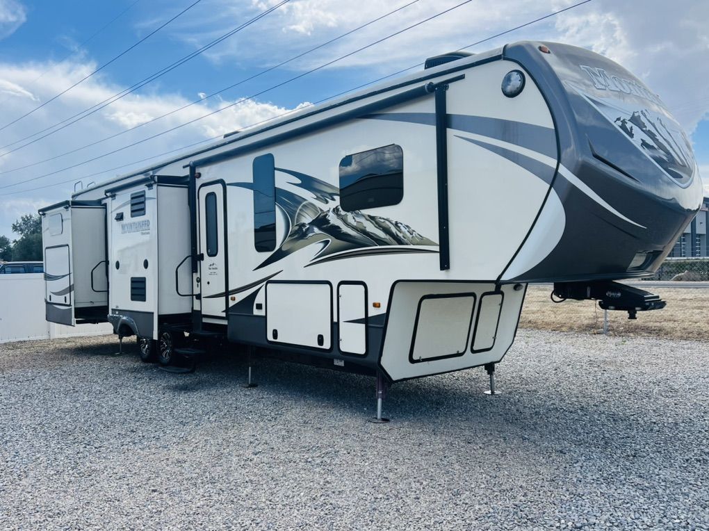 2016 Keystone Montana Mountaineer 356TBF