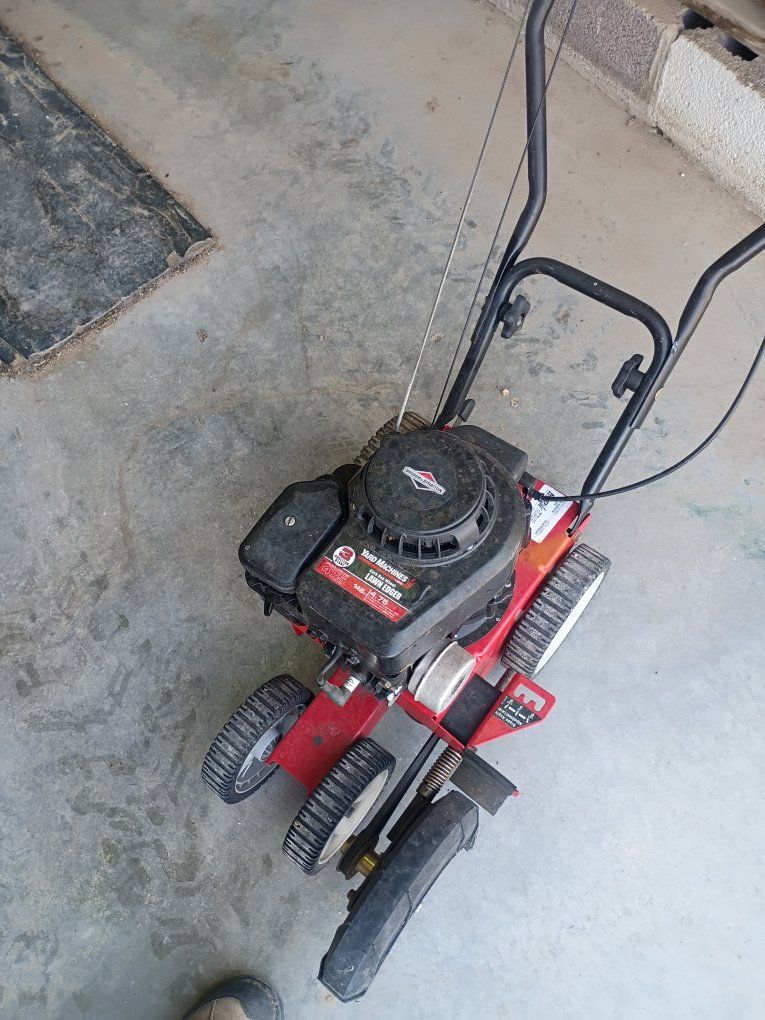 MTD Yard Machines 25B-550C029 148cc Gas Powered Walk-Behind Lawn Edger