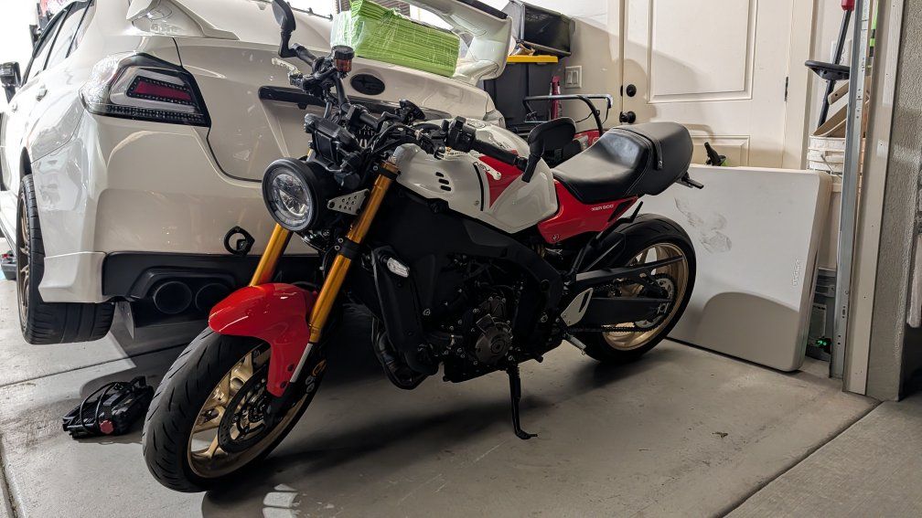 2024 Yamaha XSR900 (Heritage White)