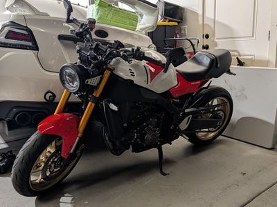 2024 Yamaha XSR900 (Heritage White)