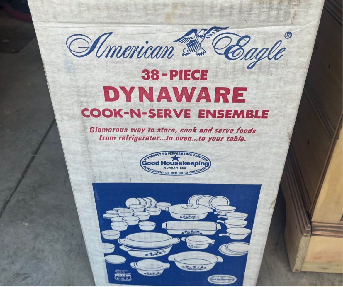 Vintage American Eagle Dynaware 38-Piece Cook-N-Serve Ensemble Set