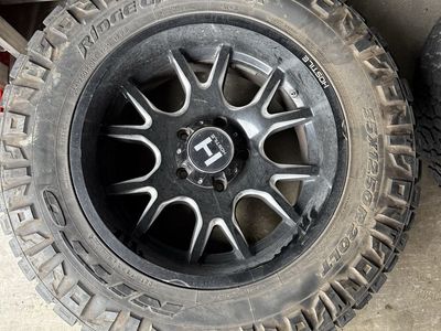 Toyota tundra tires and wheels 35x12.5R20