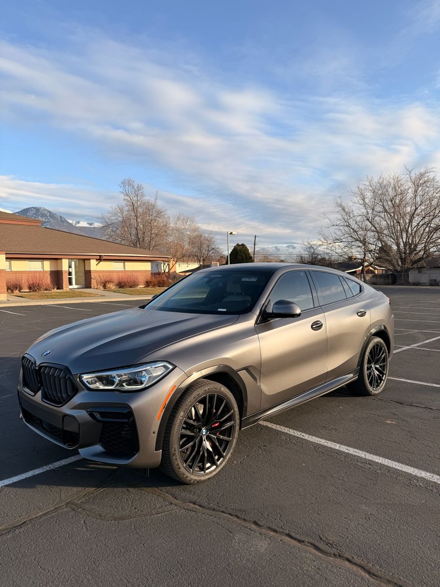 2023 BMW X6 xDrive40i
