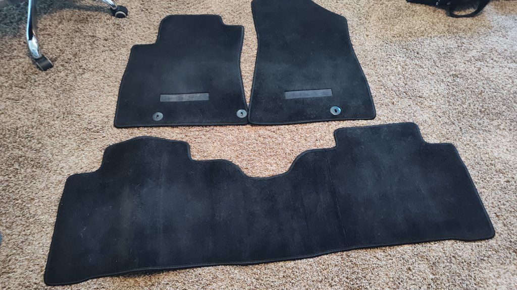 Kia Niro OEM carpeted floor mats