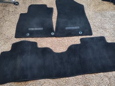 Kia Niro OEM carpeted floor mats