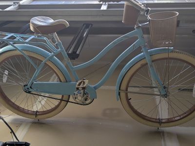 Cute Cruiser Bicycle!