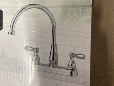 Delta Kitchen facet NIB