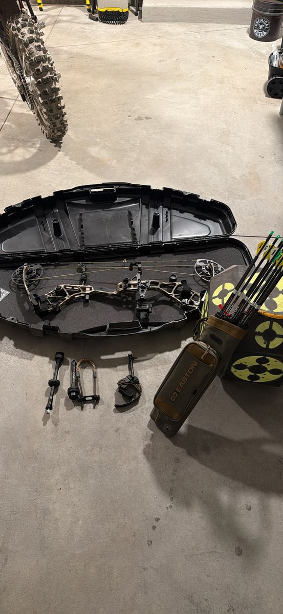 Compound bow 