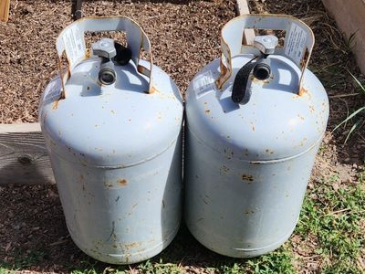 7 gallon propane tanks
