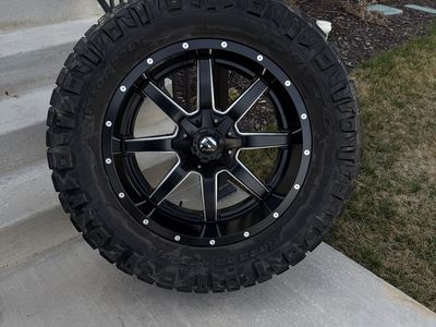 Dodge Ram 3500 Rims and Tires 37/13.50R22 Nitto