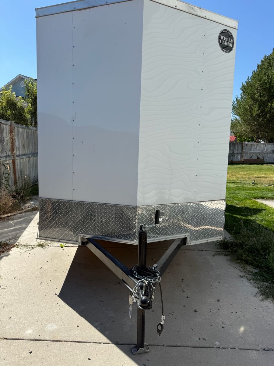 Main image 6