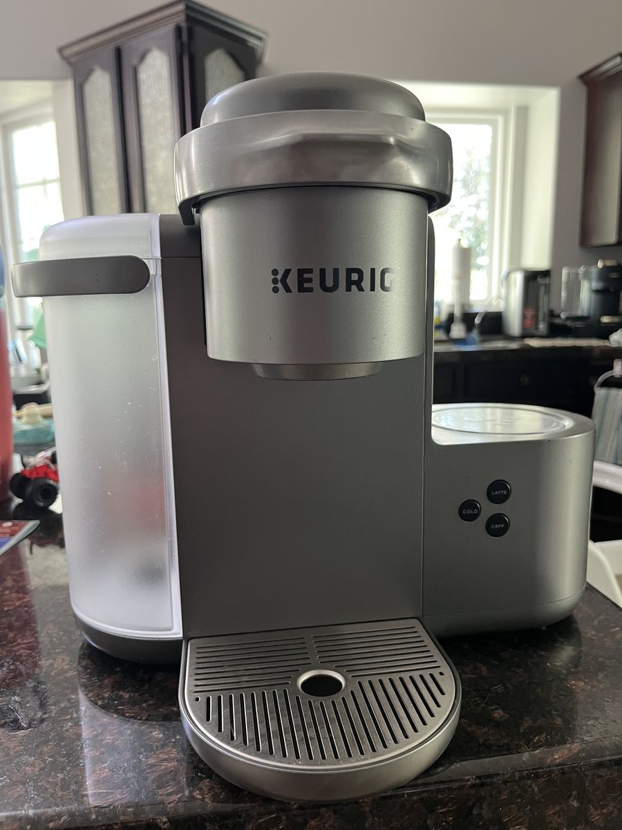 Used Keurig (missing frother cup)