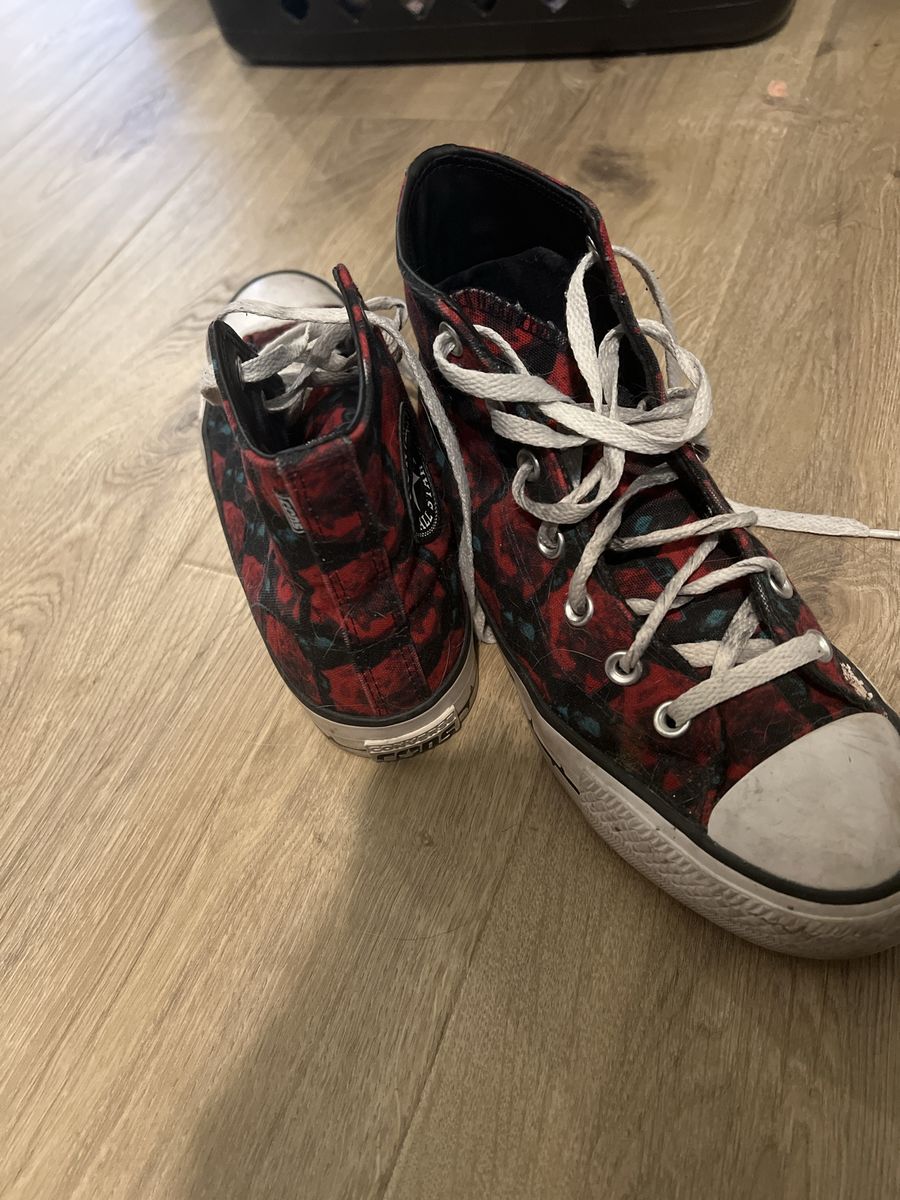 Rose converse size 6