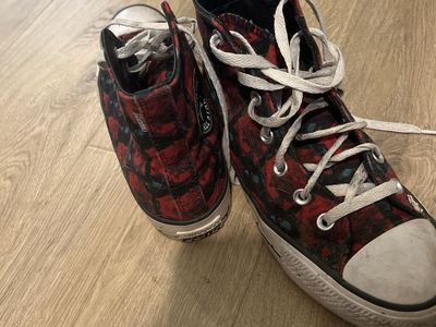 Rose converse size 6