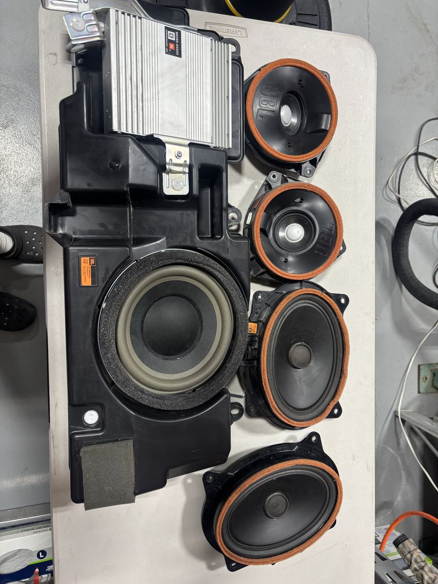 JBL 10" Sub with Amp