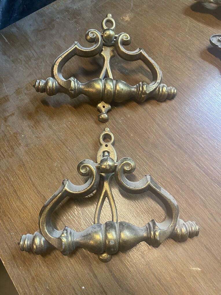 Large Pair Of Brass Cabinet/door/drawer Pulls