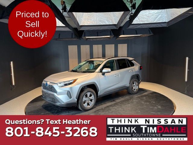 2023 Toyota RAV4 XLE