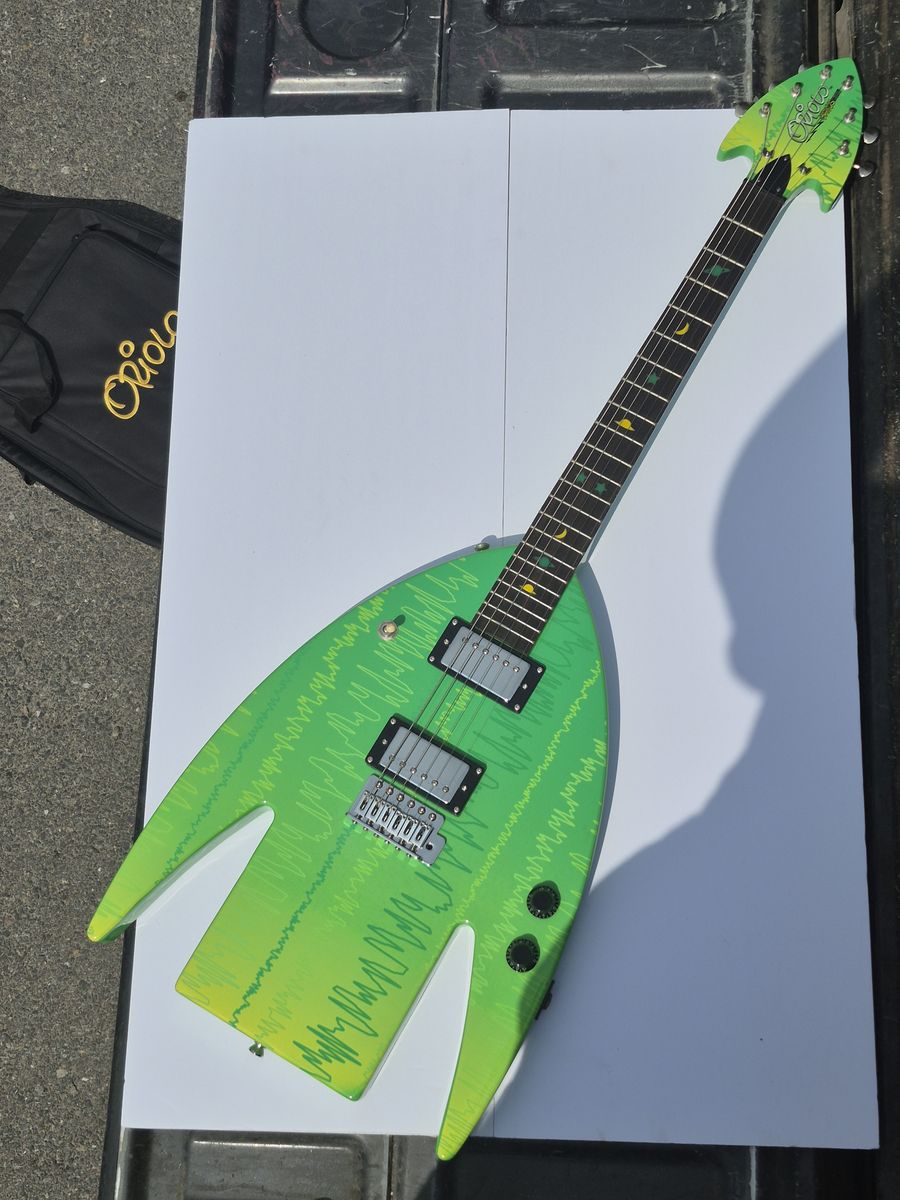 Oriolo guitars Markus green Rocket