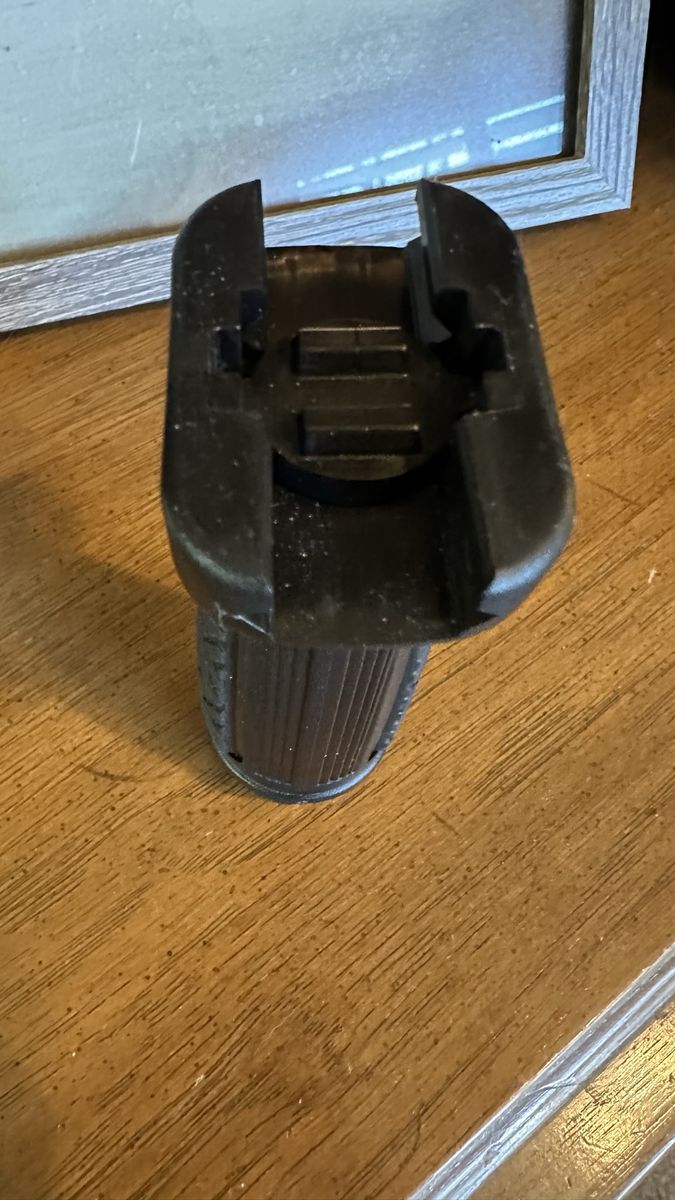 Daniel Defense Vertical Foregrip Picatinny mount