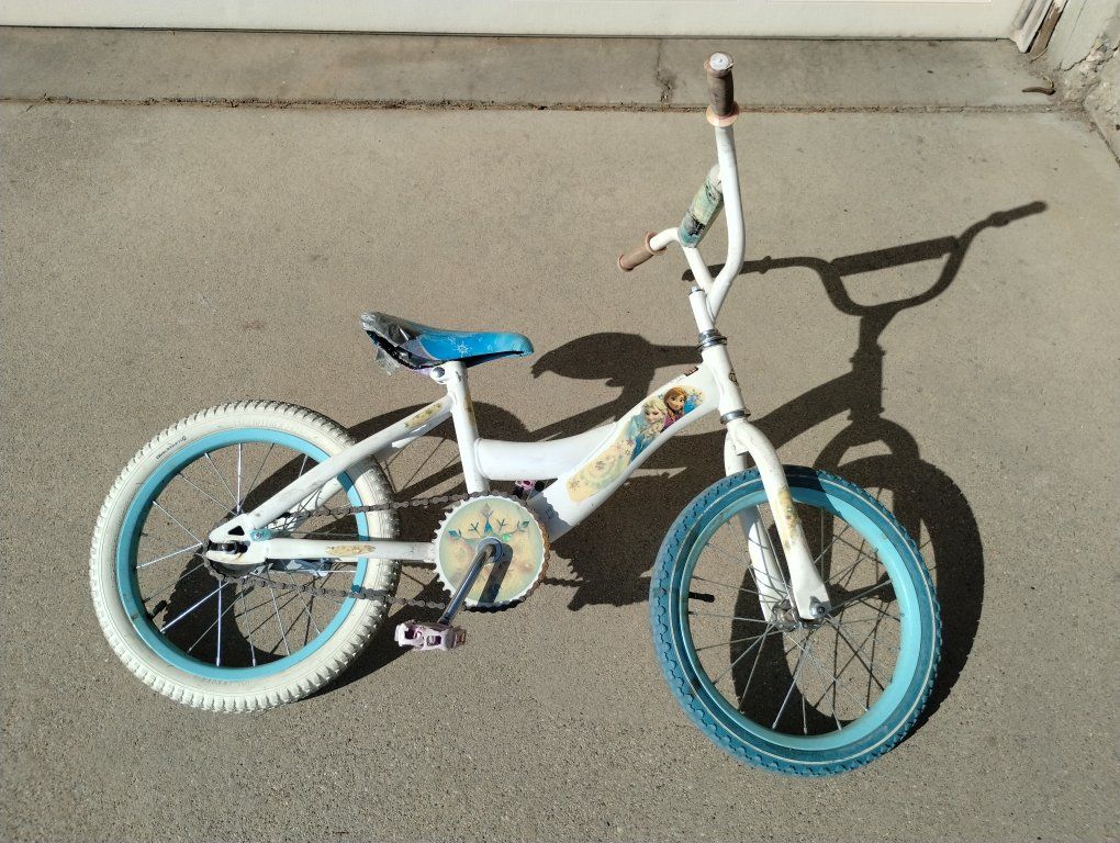 Girl's Frozen Bike: 16 inch wheels