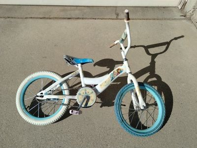 Girl's Frozen Bike: 16 inch wheels
