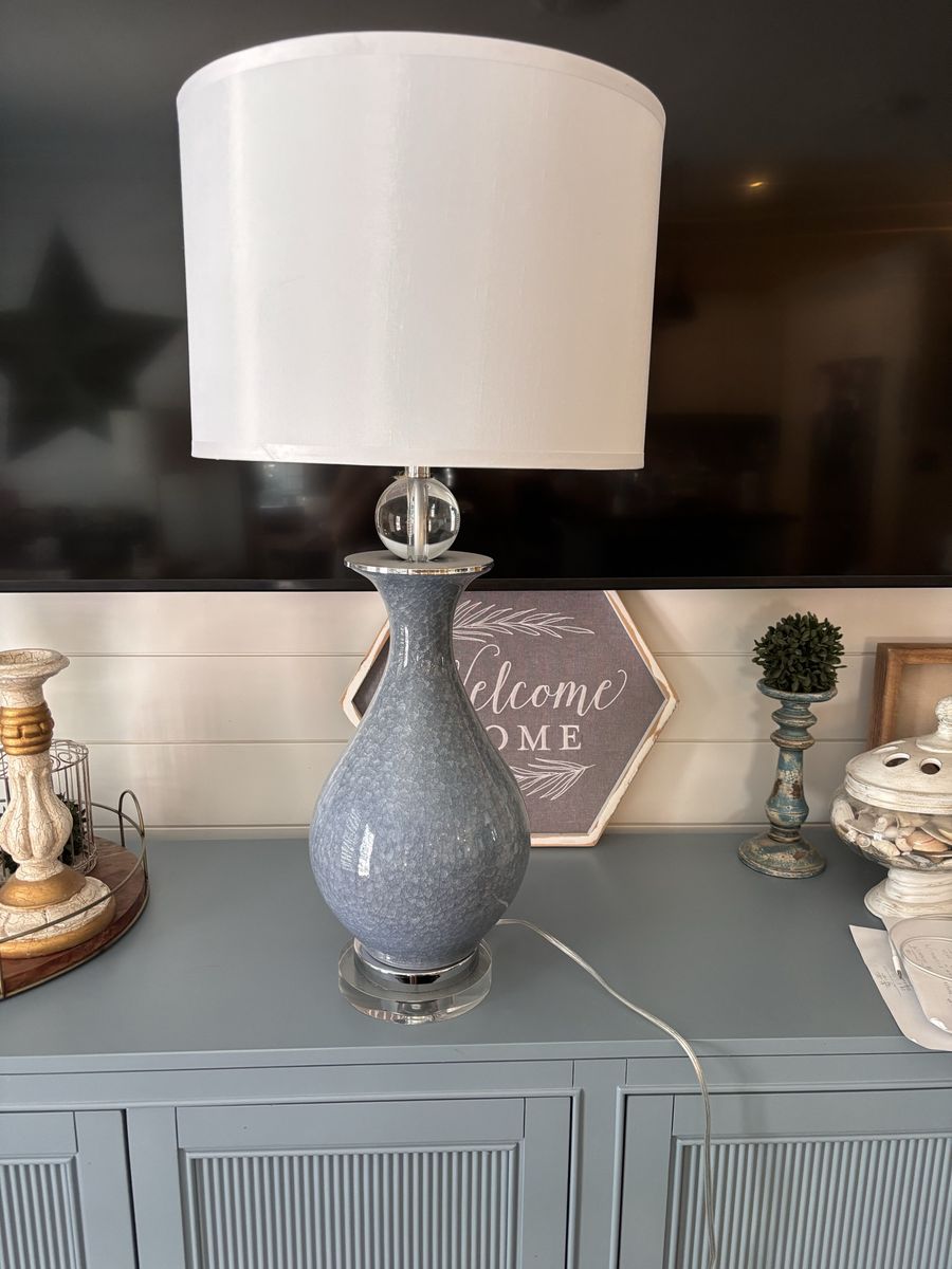 Beautiful lamp brand new